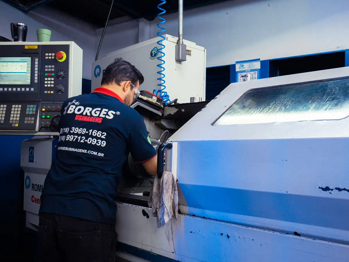 Operação no torno CNC